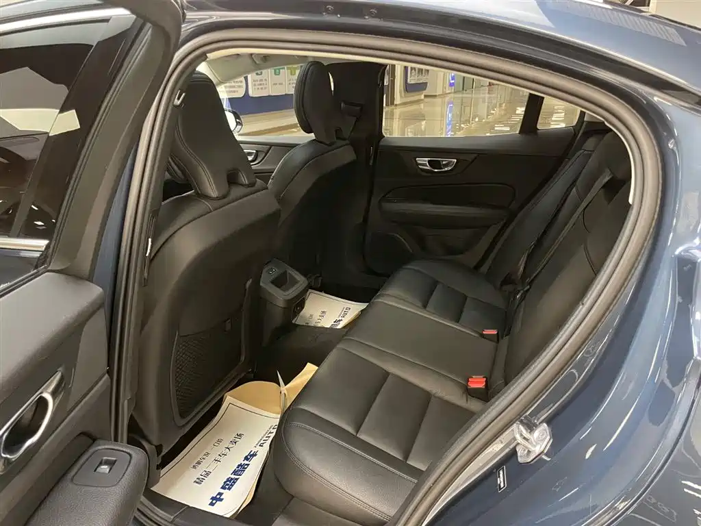 Volvo S60 2021 T4 Momentum