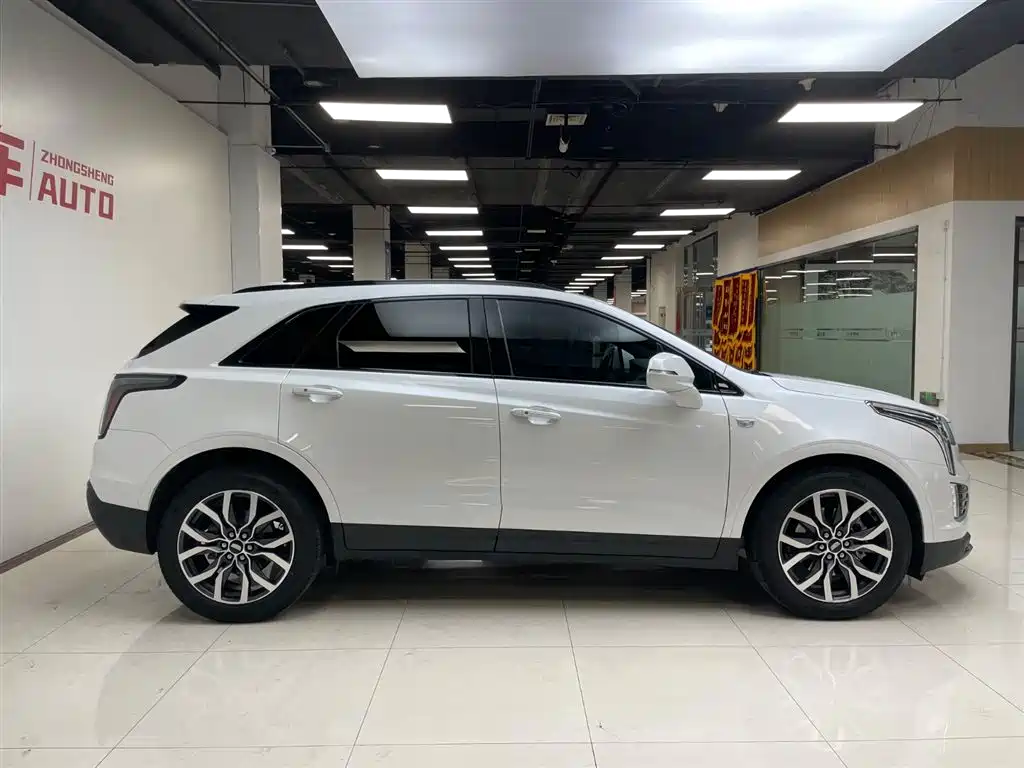Cadillac XT5 2021 28T AWD Leading Sport Edition