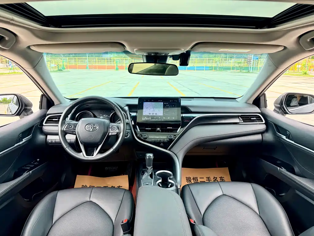 Toyota Camry 2023 2.0G Luxury