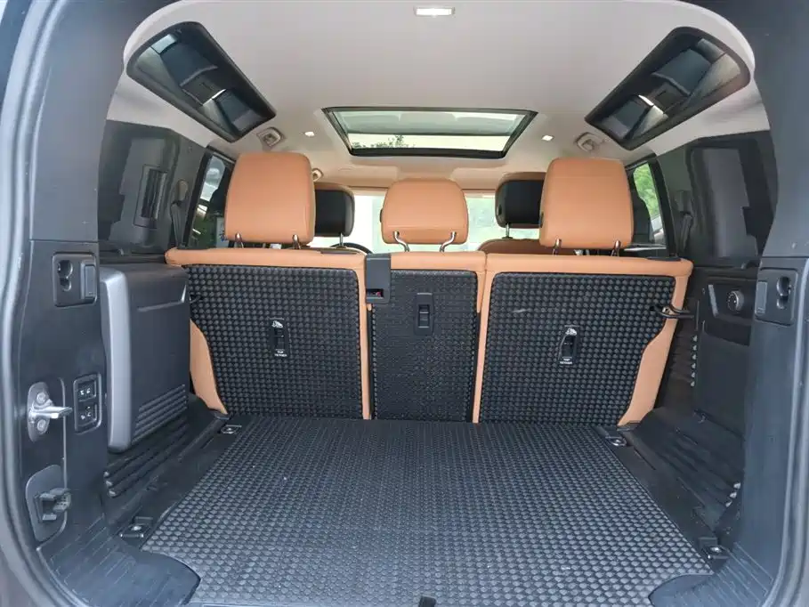 Land Rover Defender 2024 110 3.0T P400 Dark Special Edition