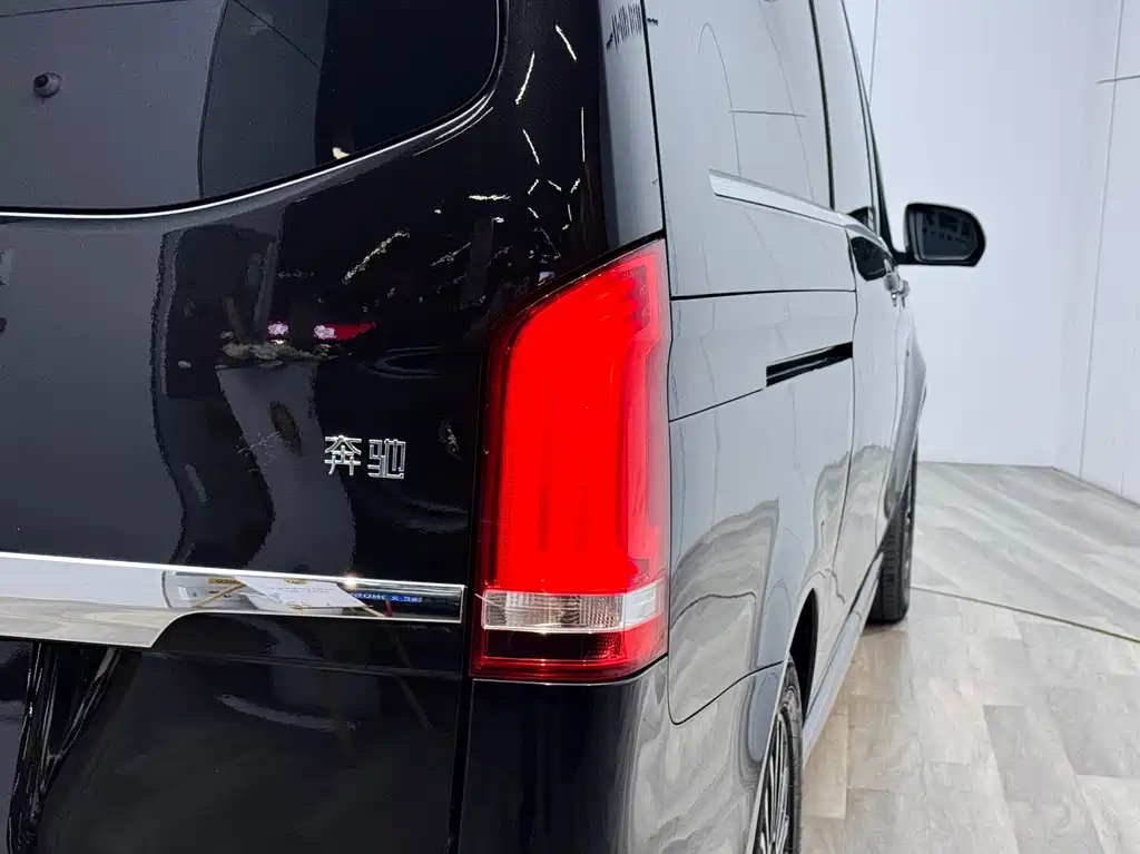 Mercedes-Benz V-Class 2017 260 L尊贵加长版