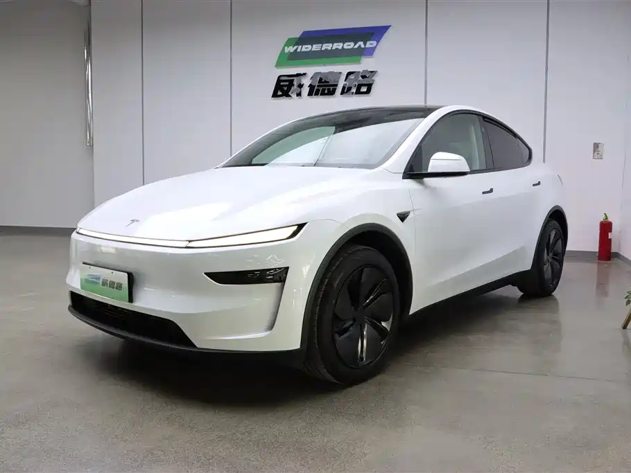 Model Y 2025 Rear-Wheel Drive