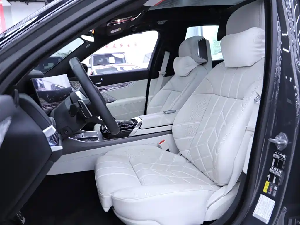 BMW i7 2023 xDrive60L M Sport Package