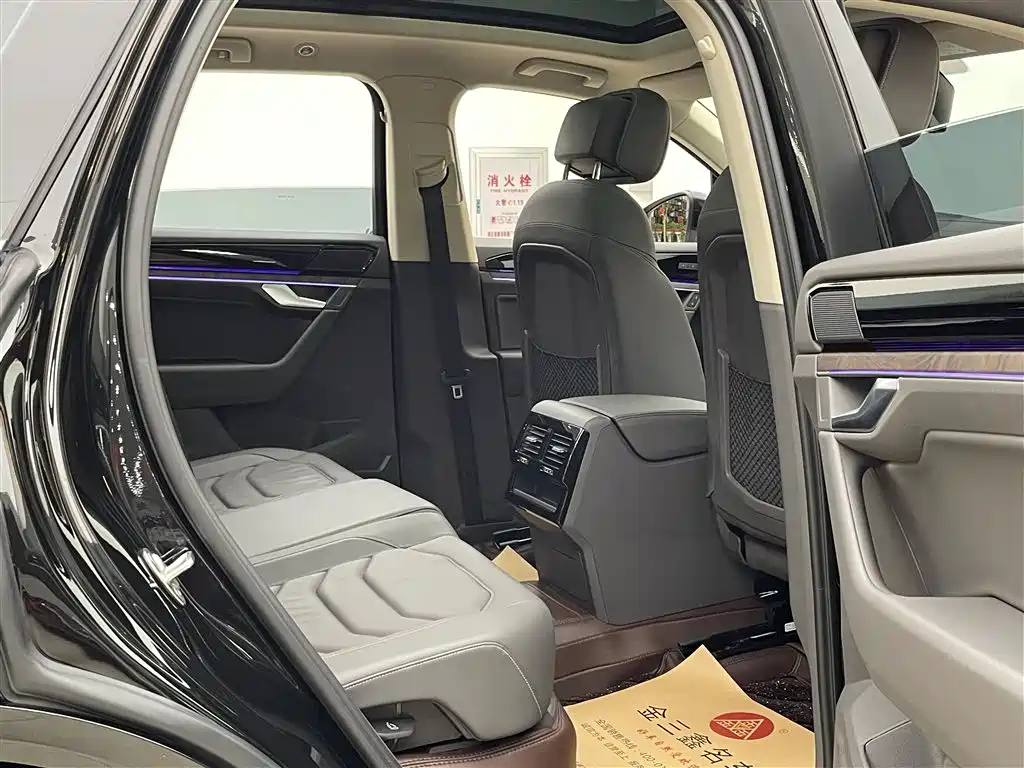 Volkswagen Touareg 2023 3.0TSI Sharp Edition Classic Sport Package