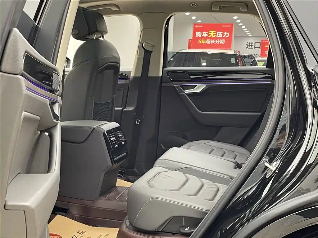 Volkswagen Touareg 2023 3.0TSI Sharp Edition Classic Sport Package