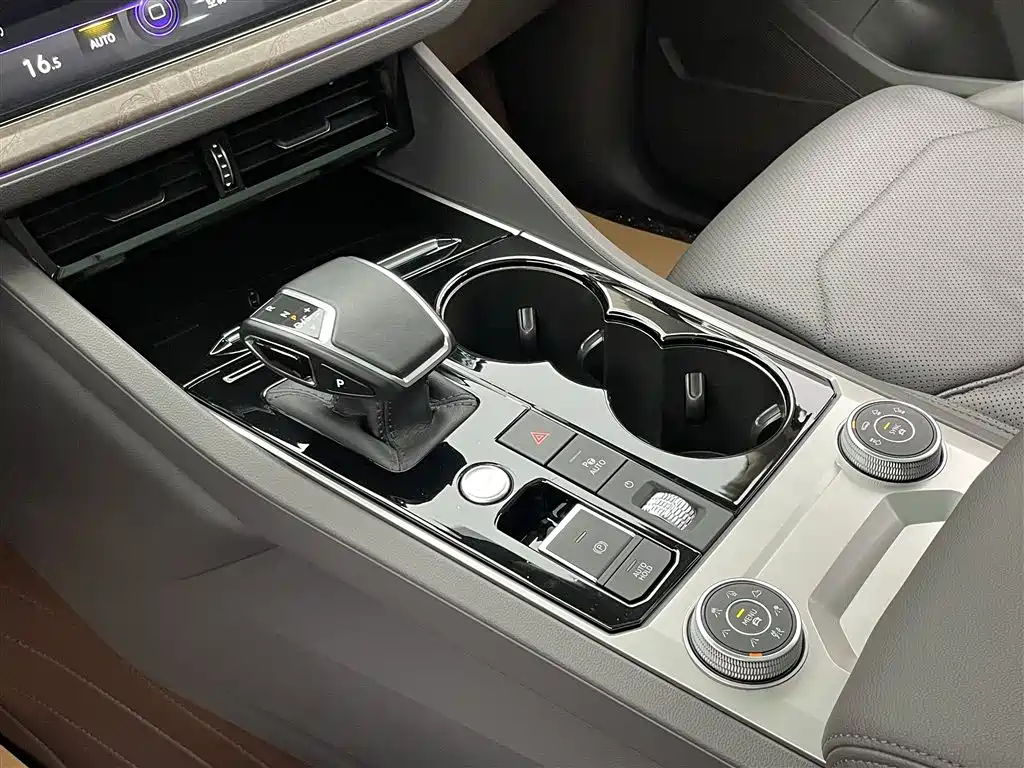 Volkswagen Touareg 2023 3.0TSI Sharp Edition Classic Sport Package