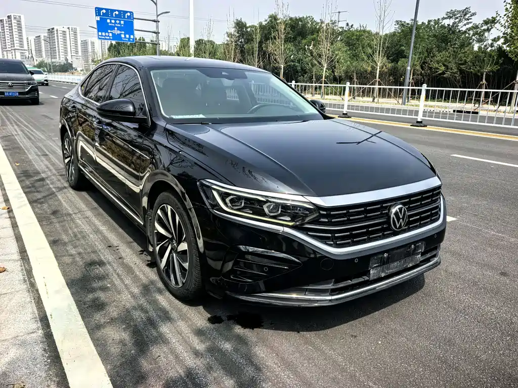 Volkswagen Passat 2022 330TSI Luxury Edition
