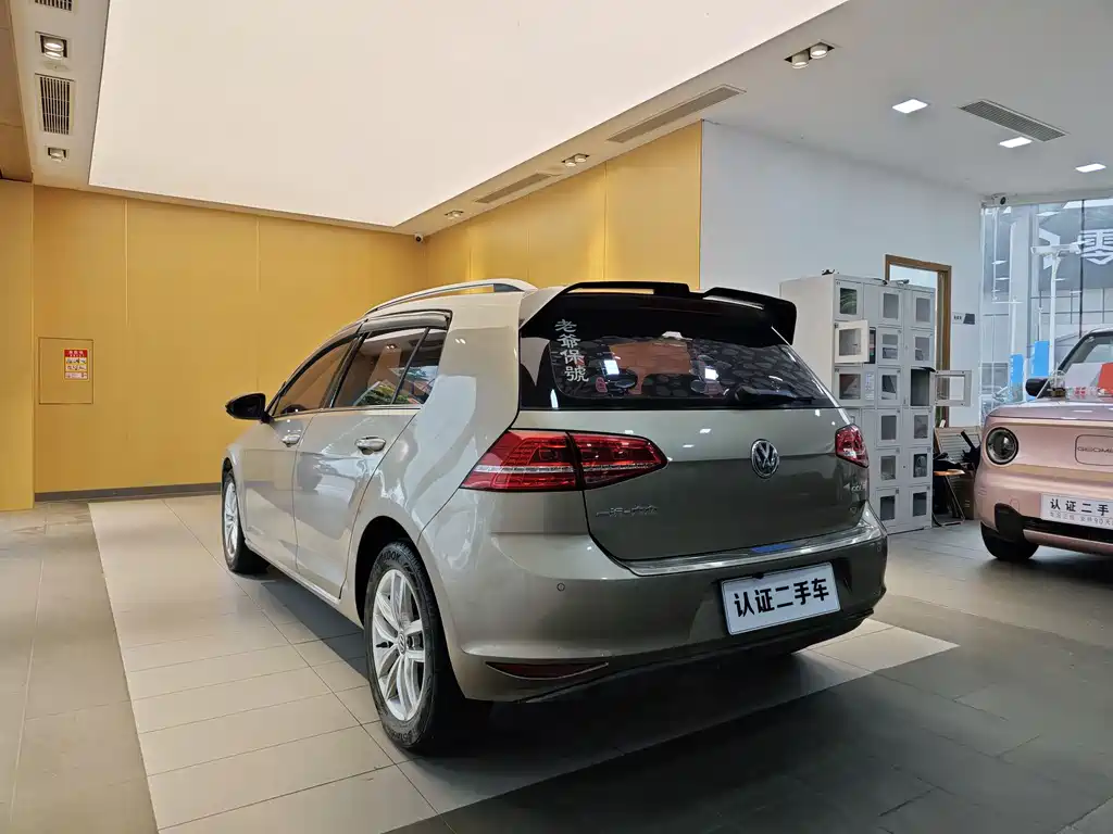 Volkswagen Golf 2015 1.6L Automatic Fashion