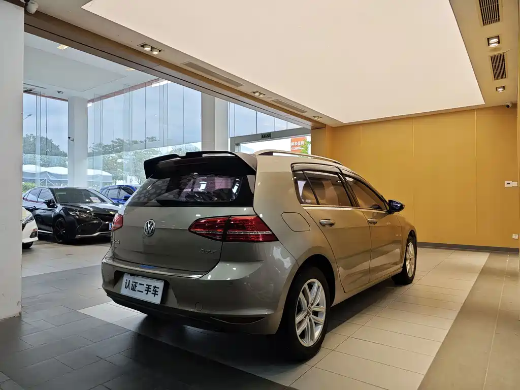 Volkswagen Golf 2015 1.6L Automatic Fashion