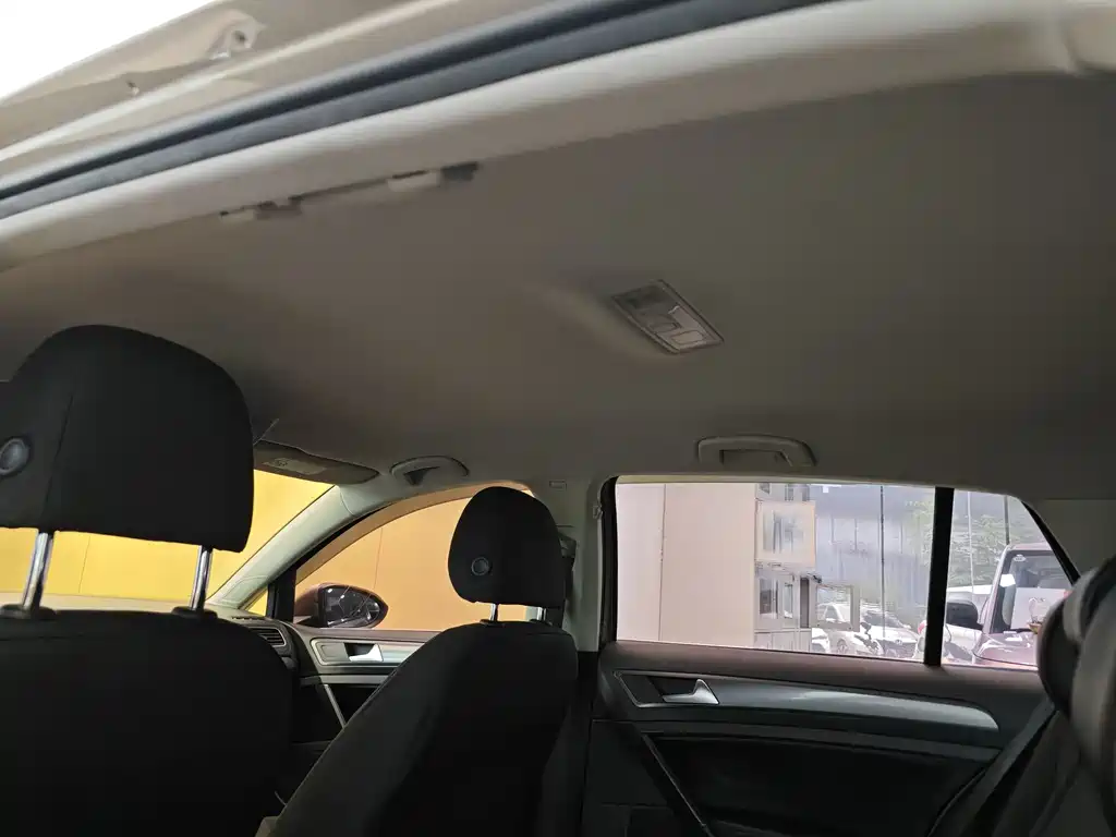 Volkswagen Golf 2015 1.6L Automatic Fashion