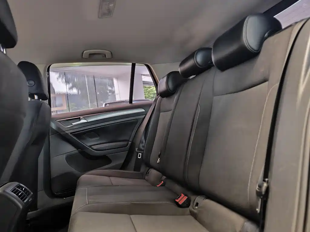 Volkswagen Golf 2015 1.6L Automatic Fashion
