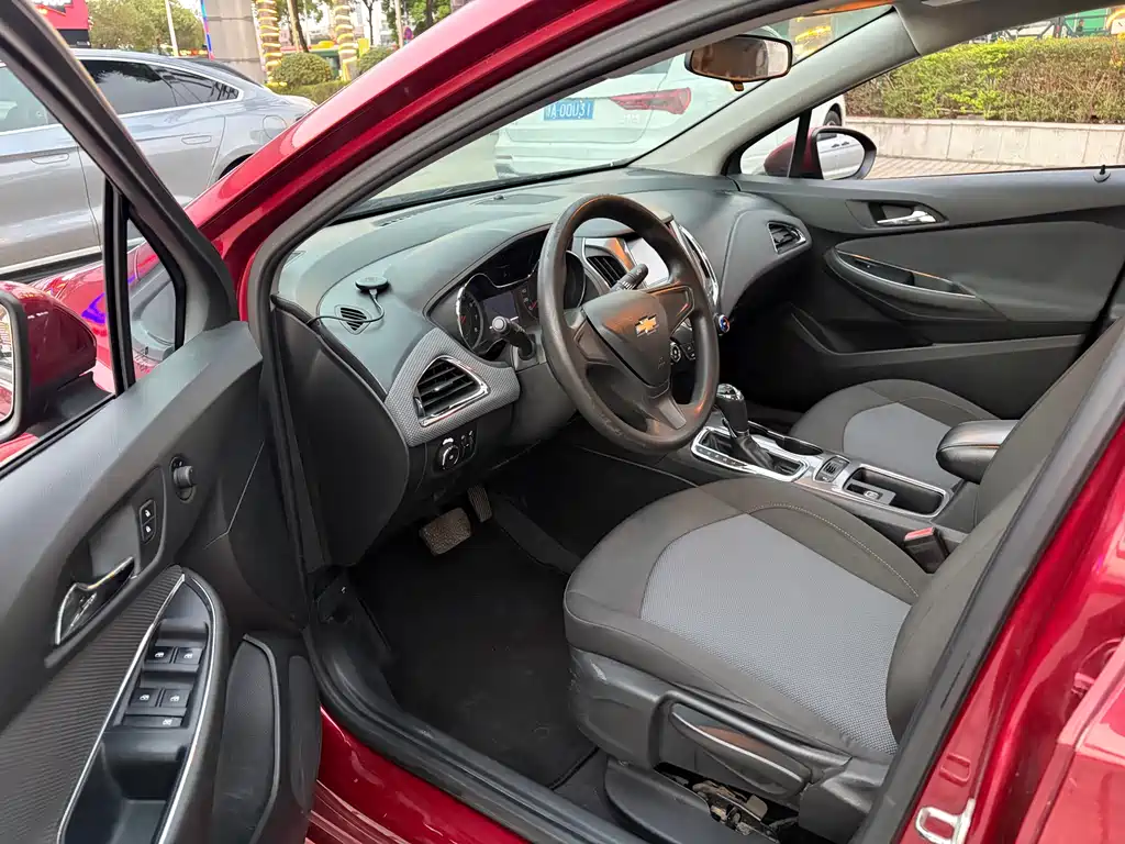 Chevrolet Cruze 2017 1.5L Automatic Pioneer Sunroof Edition