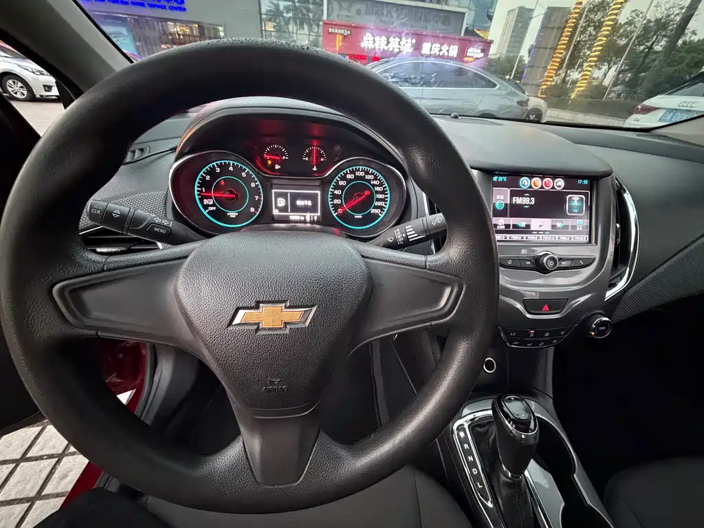 Chevrolet Cruze 2017 1.5L Automatic Pioneer Sunroof Edition