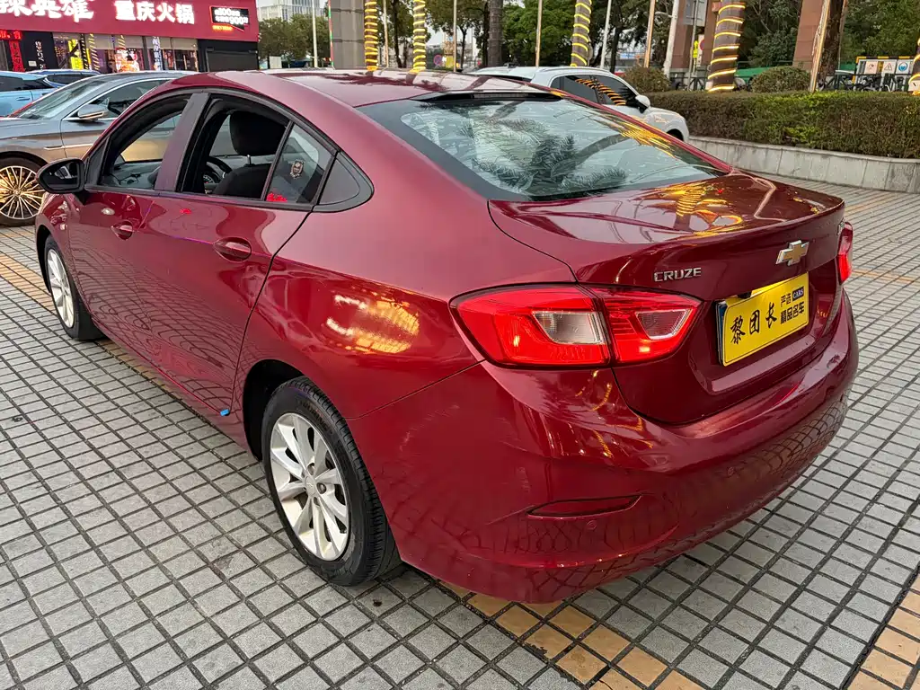 Chevrolet Cruze 2017 1.5L Automatic Pioneer Sunroof Edition