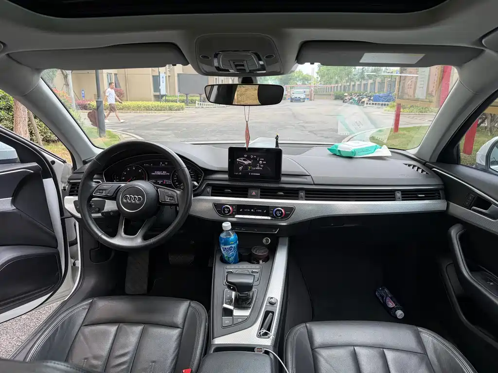 Audi A4L 2018 30th Anniversary 40 TFSI