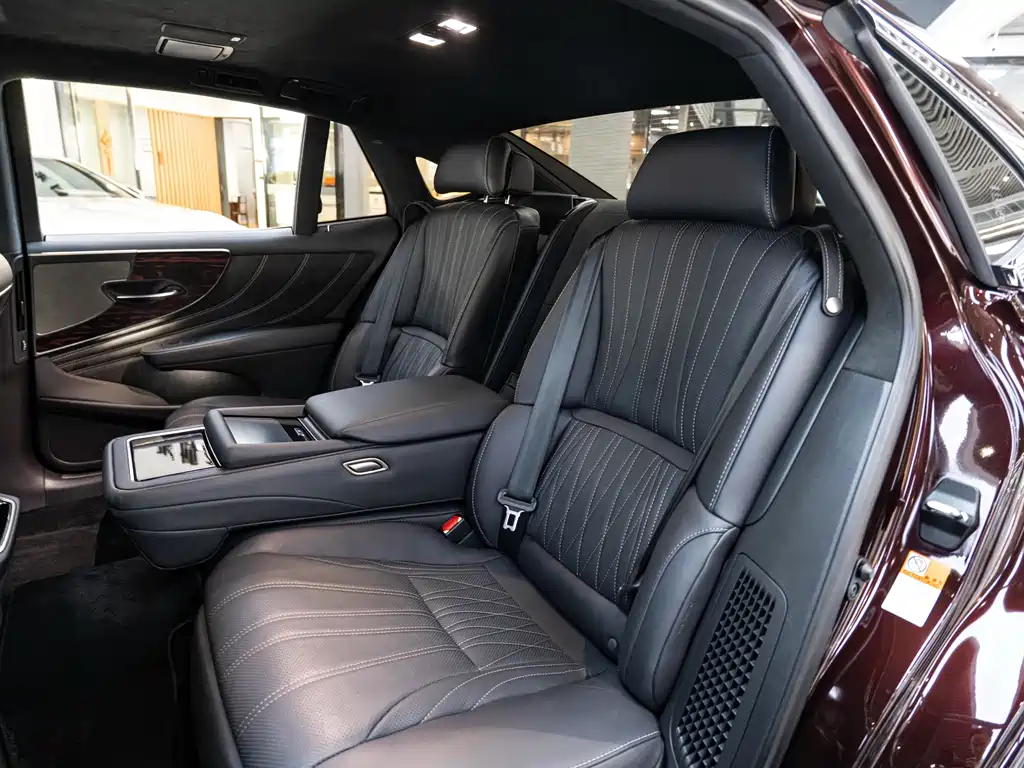 Lexus LS 2021 500h Luxury Edition