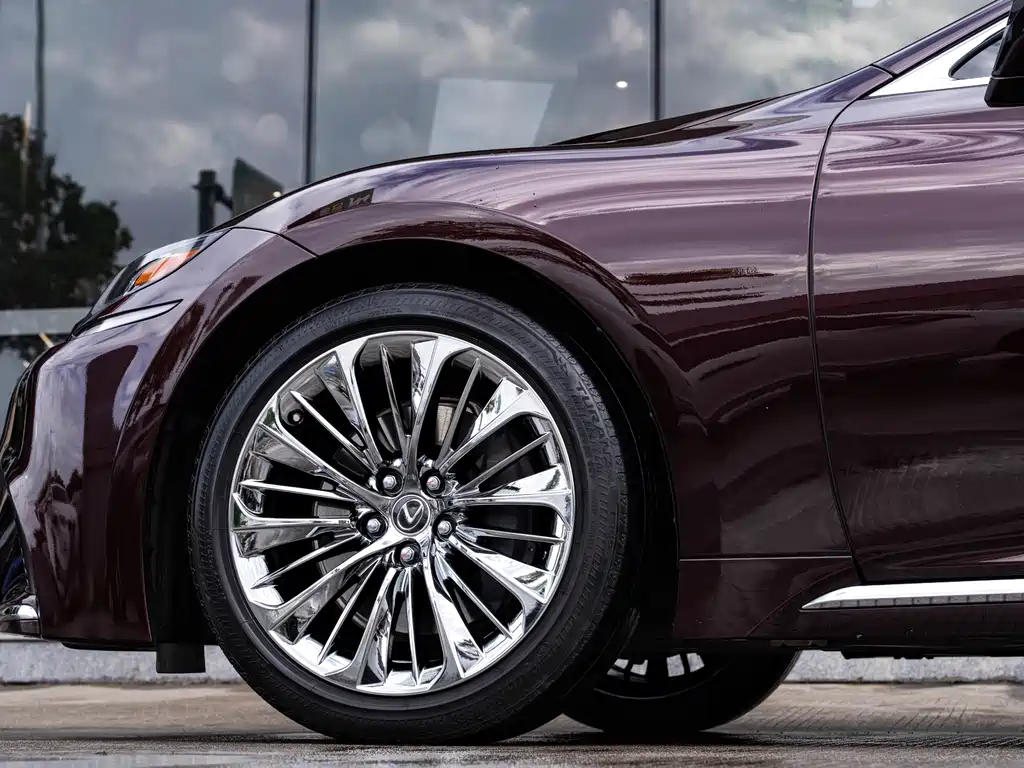Lexus LS 2018 500h Executive Edition China V