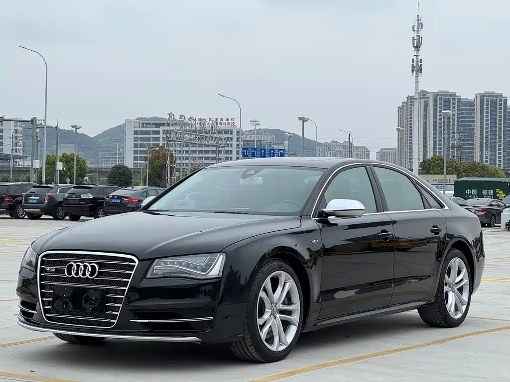 Audi S8 2013 model S8 4.0 TFSI quattro