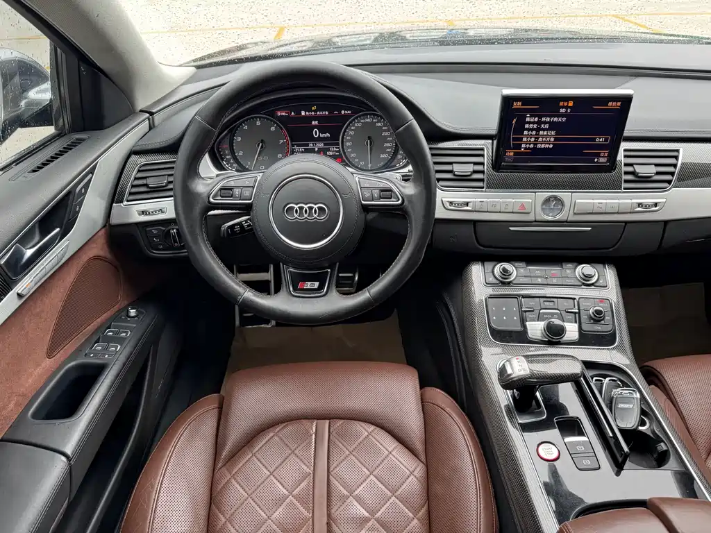 Audi S8 2013 model S8 4.0 TFSI quattro