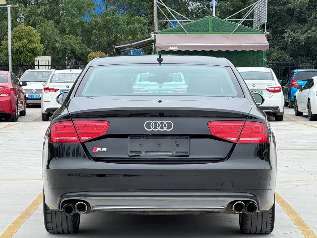 Audi S8 2013 model S8 4.0 TFSI quattro