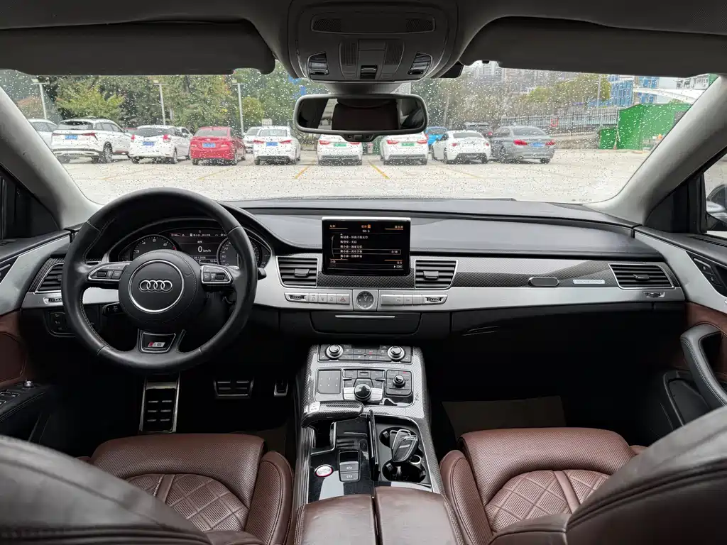 Audi S8 2013 model S8 4.0 TFSI quattro
