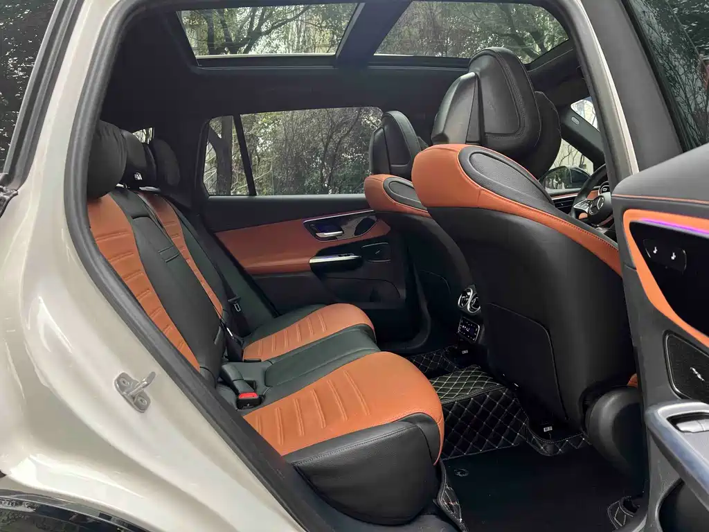 Mercedes-Benz GLC 2023 GLC 260 L 4MATIC Dynamic 5-seat Model