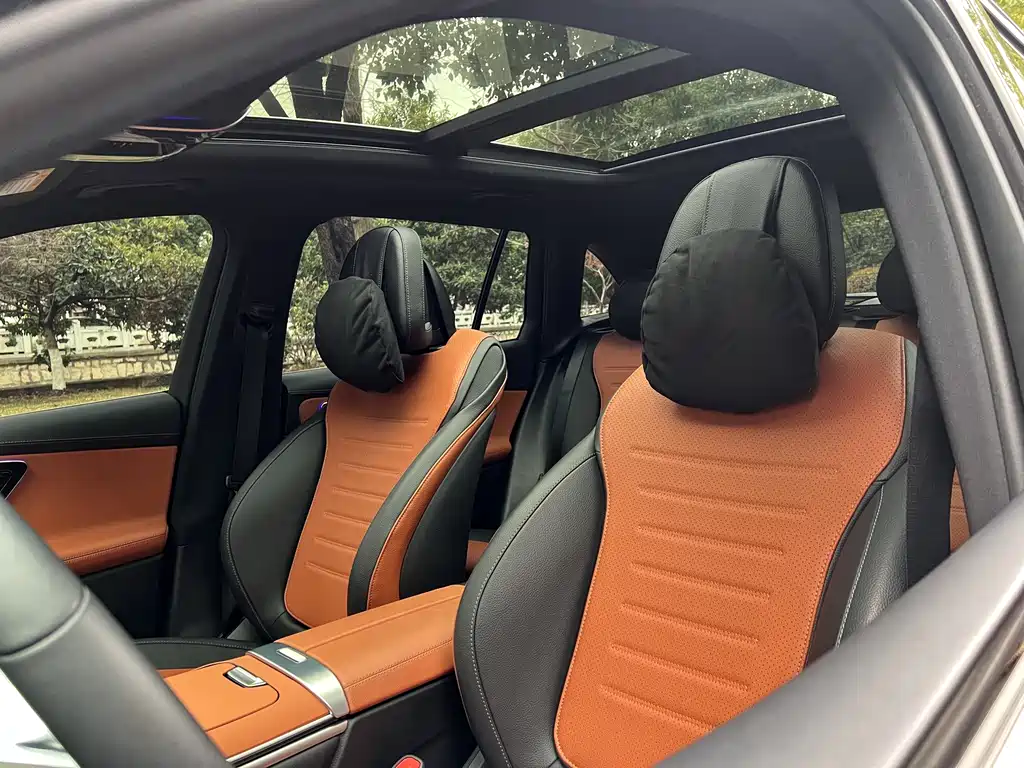 Mercedes-Benz GLC 2023 GLC 260 L 4MATIC Dynamic 5-seat Model