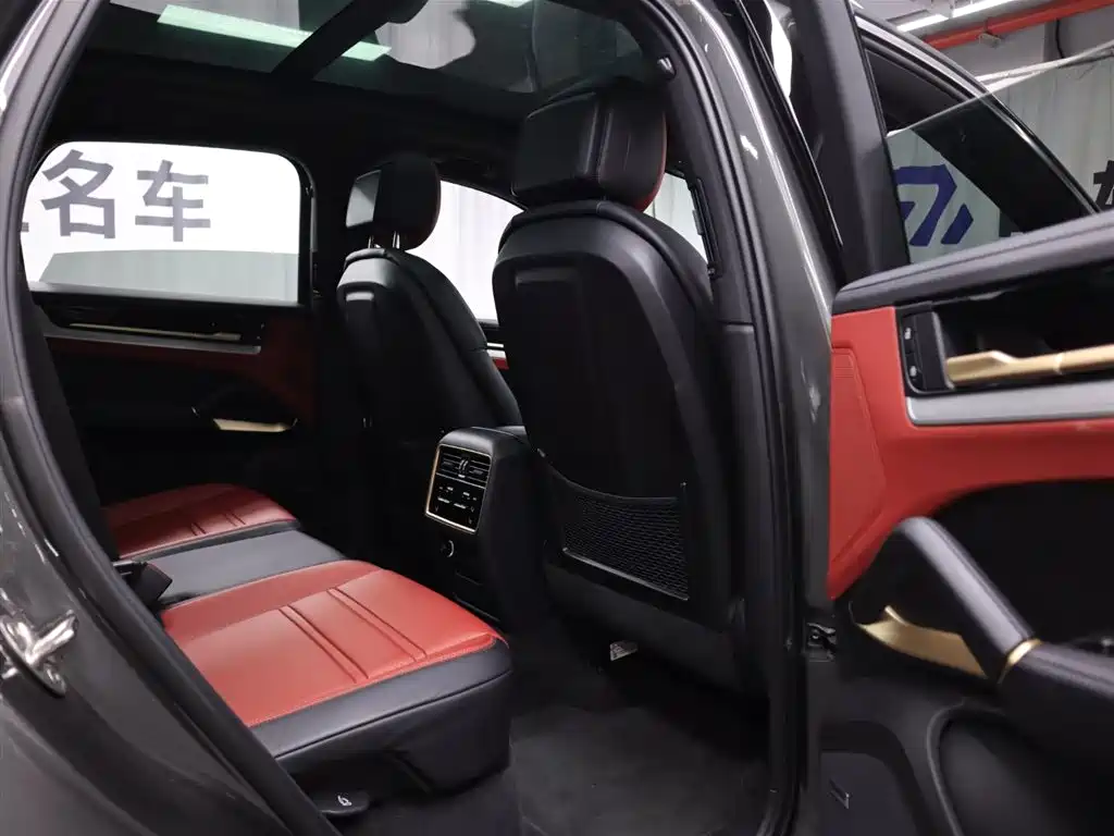 Porsche Cayenne 2024 3.0T