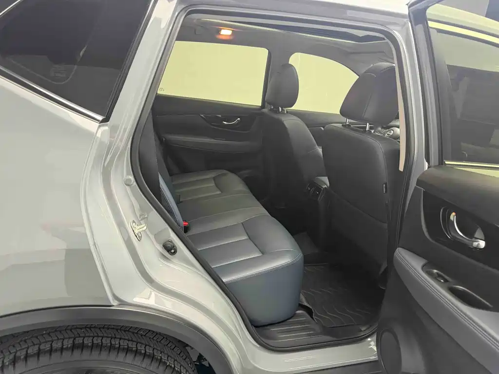 Nissan X-Trail 2025 Honor 2.0L FWD Leading Edition