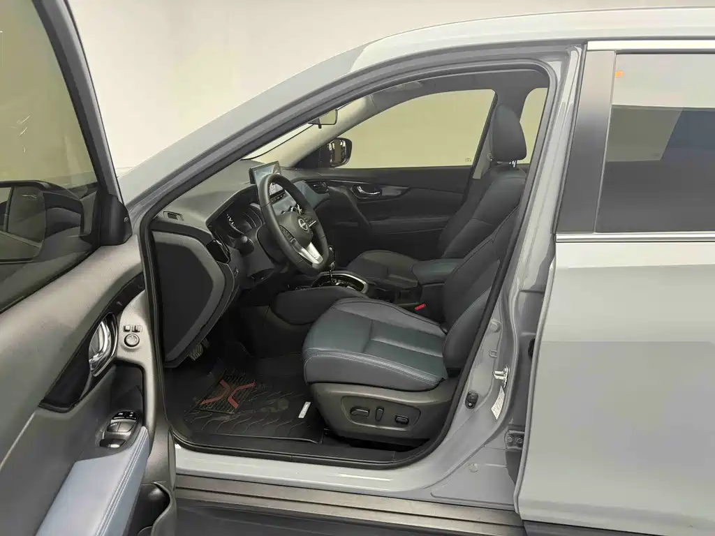 Nissan X-Trail 2025 Honor 2.0L FWD Leading Edition