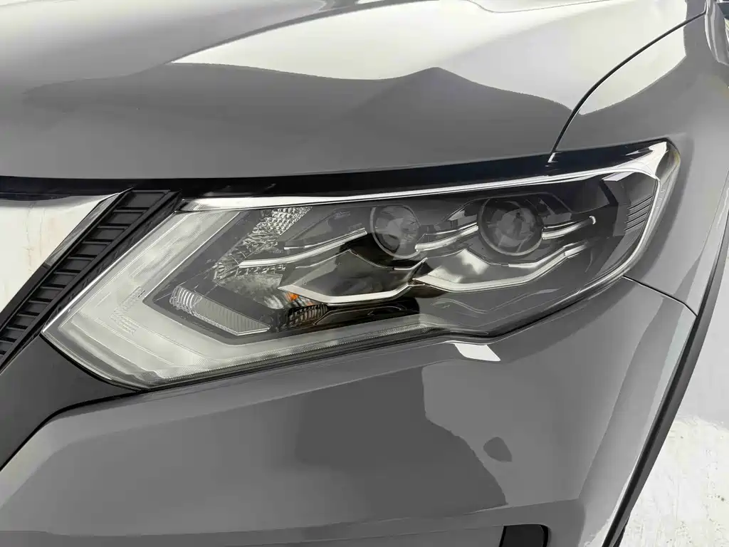 Nissan X-Trail 2025 Honor 2.0L FWD Leading Edition