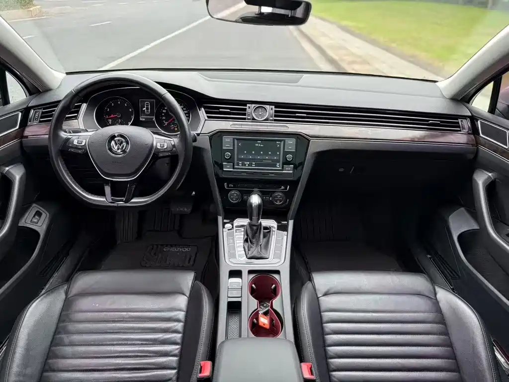 Volkswagen Passat 2018 Facelift 330TSI DSG Luxury