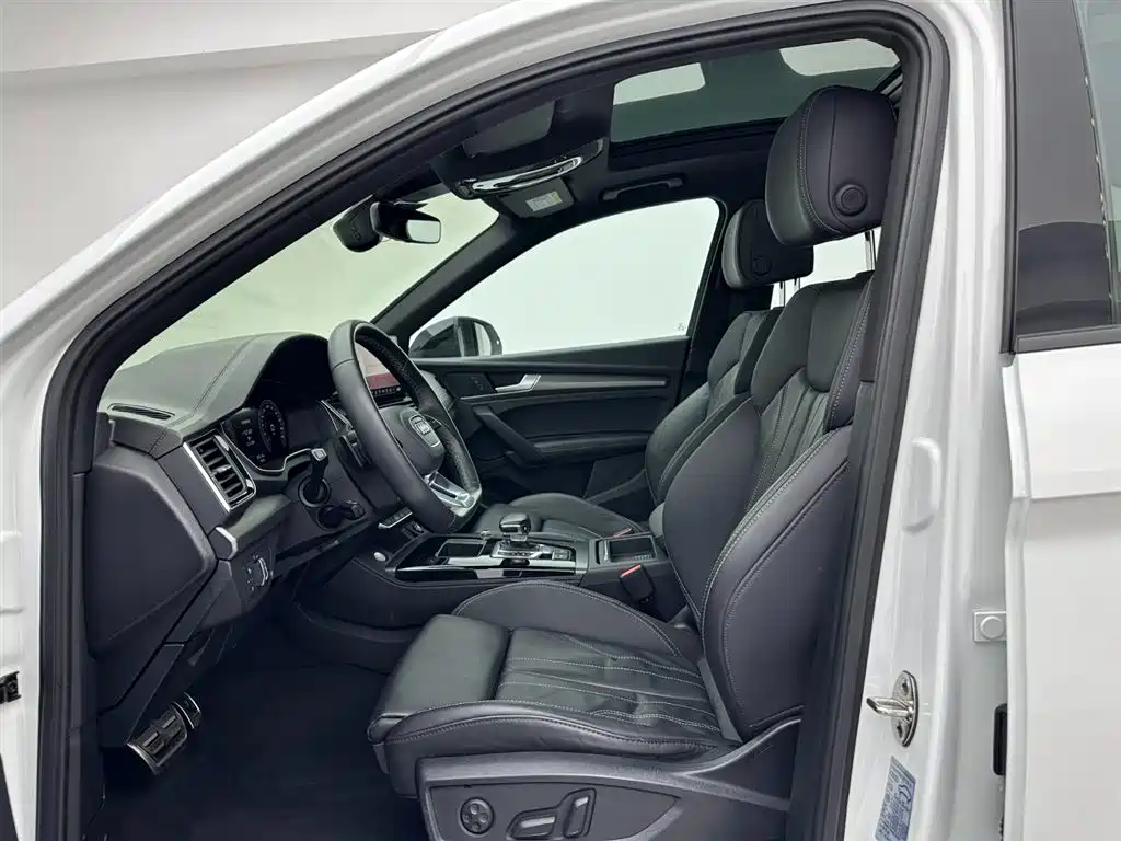 Audi Q5L 2023 40T Luxury Dynamic Edition