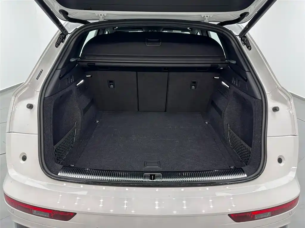 Audi Q5L 2023 40T Luxury Dynamic Edition