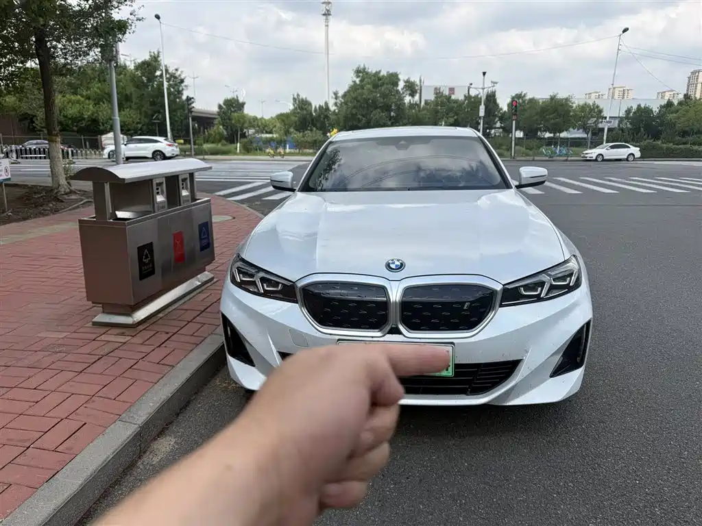 BMW i3 2024 eDrive 35 L