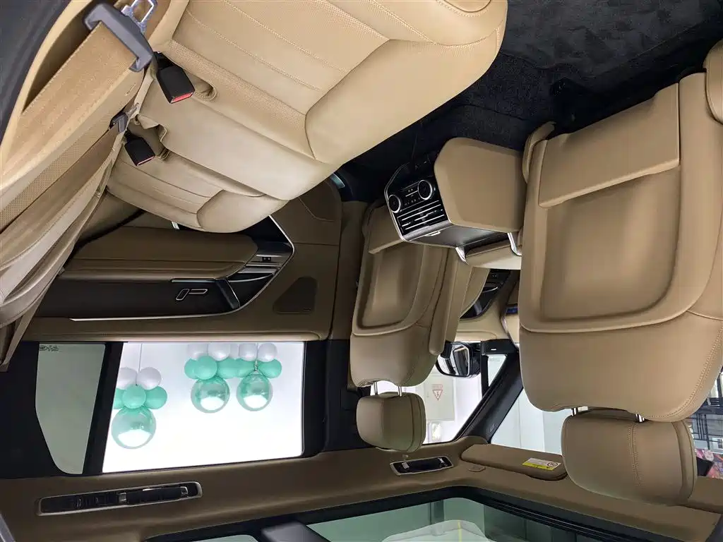 Range Rover 2025 3.0 L6 400PS Autobiography LWB