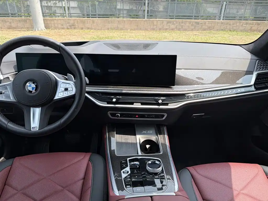 BMW X5 2025 xDrive 40Li M Sport Night Edition
