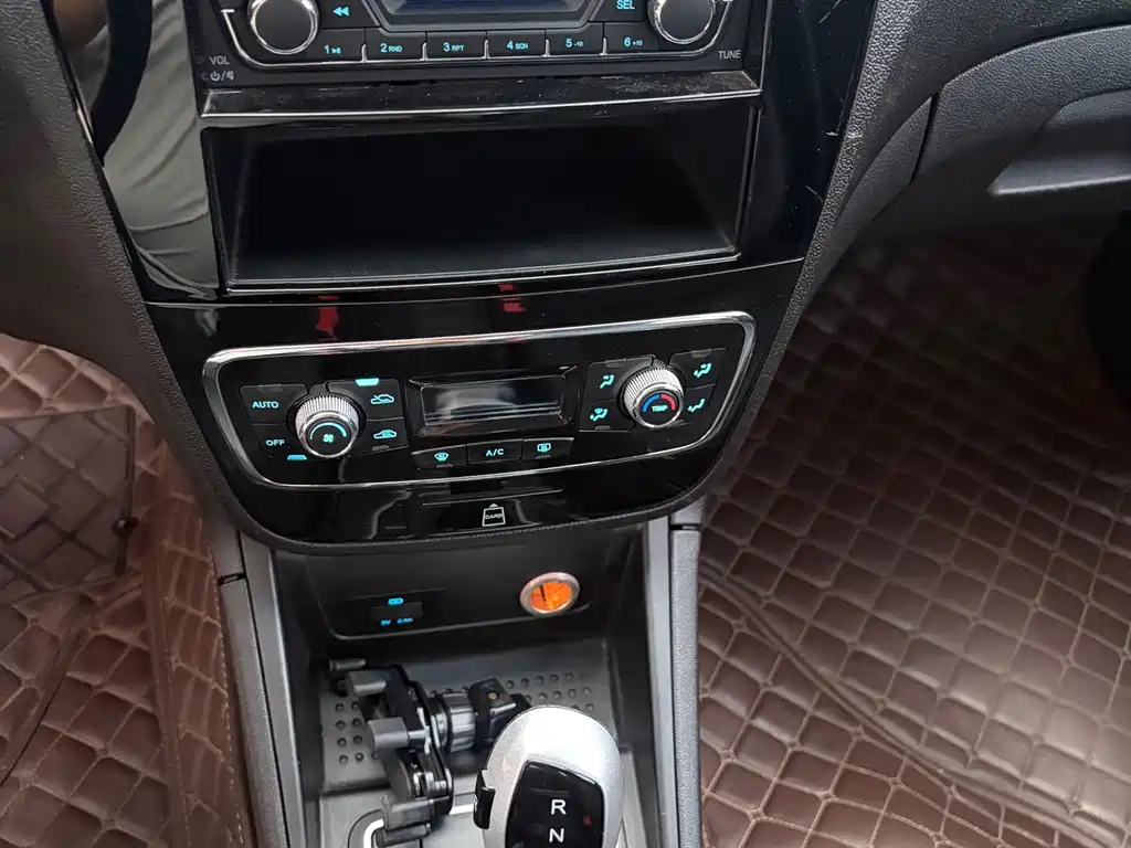 JAC iEVA50 2019 Luxury Intelligent Edition