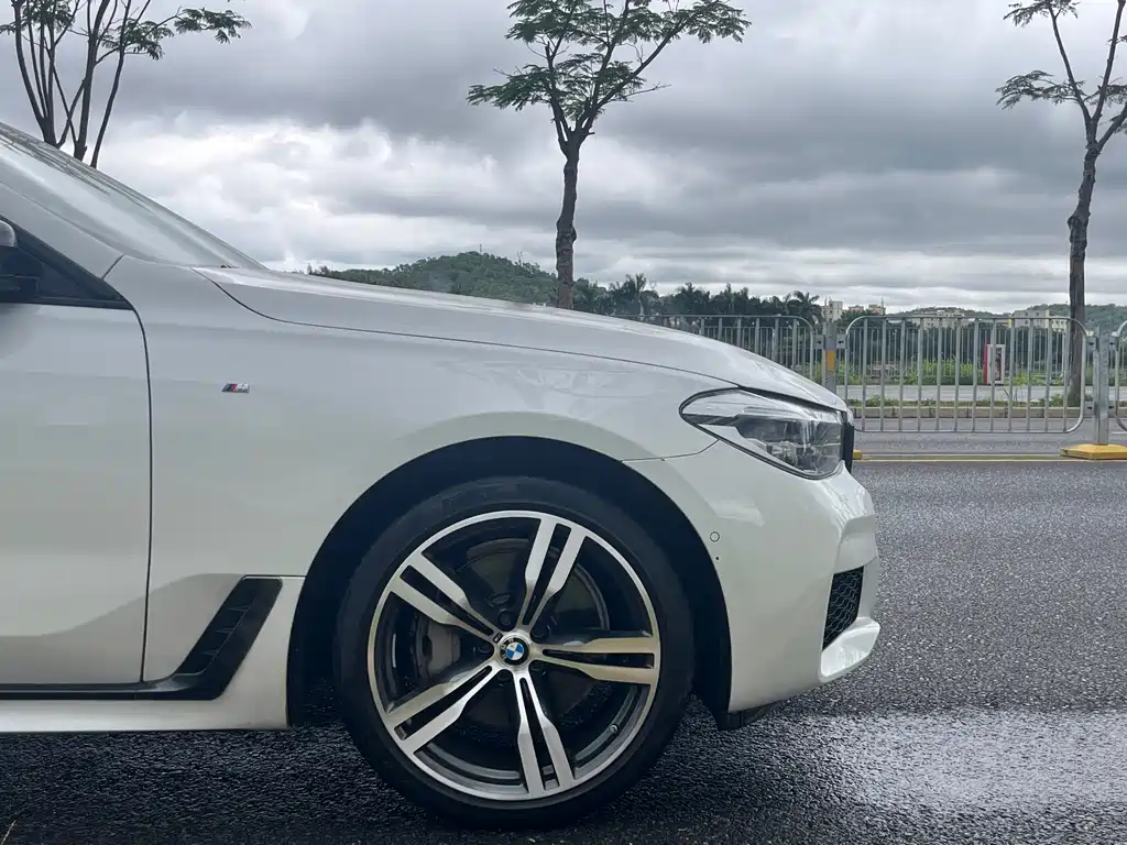 BMW 6 Series GT 2018 640i xDrive M Sport Package