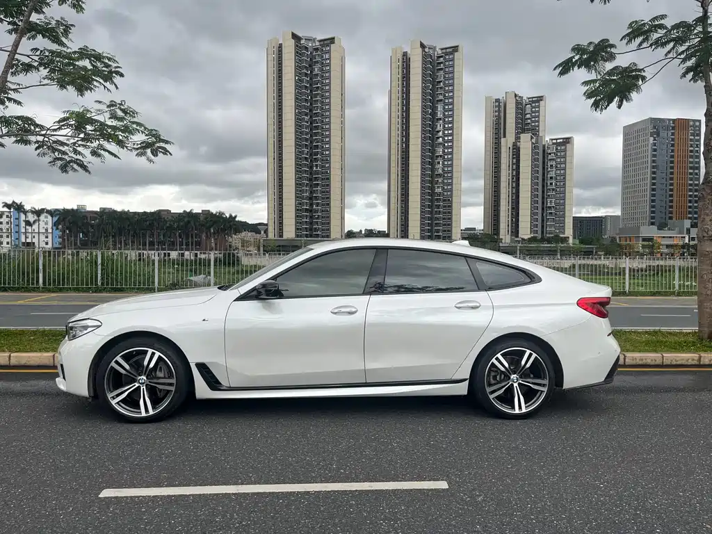 BMW 6 Series GT 2018 640i xDrive M Sport Package