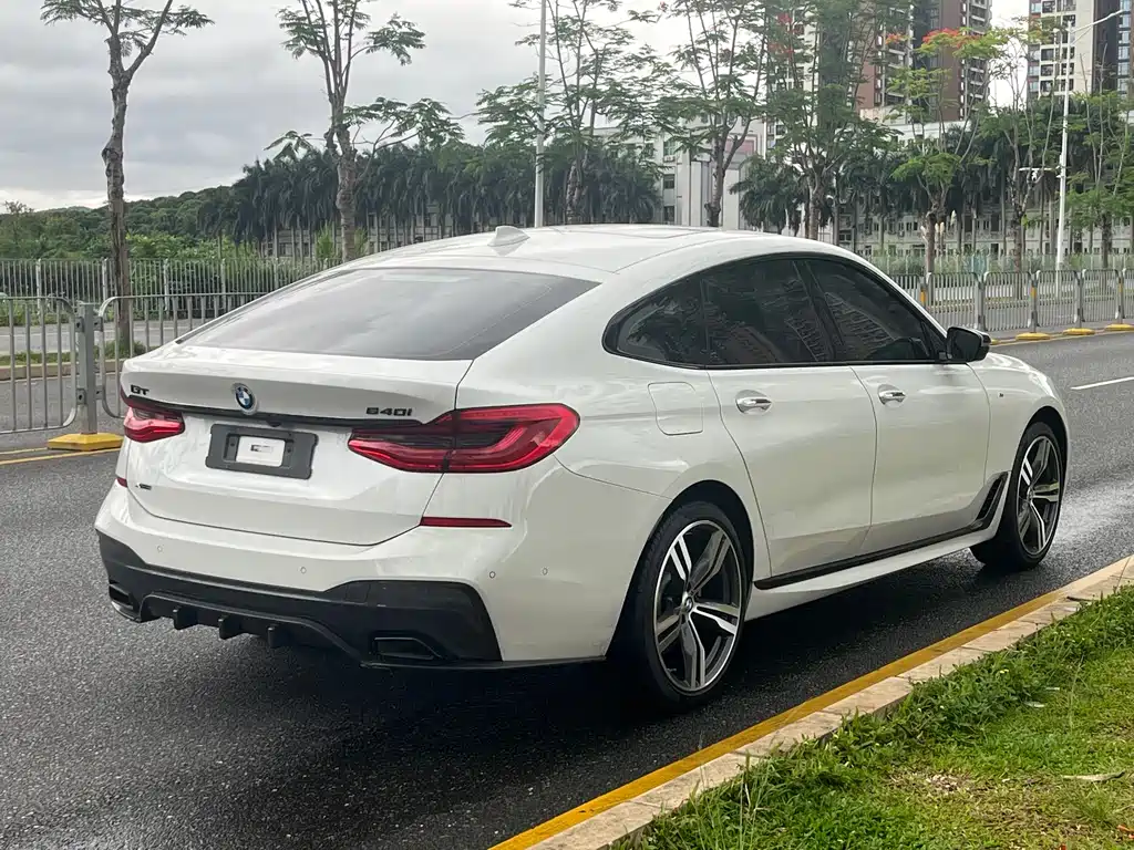 BMW 6 Series GT 2018 640i xDrive M Sport Package