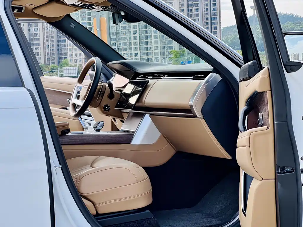 Range Rover 2024 3.0 L6 400PS Autobiography LWB