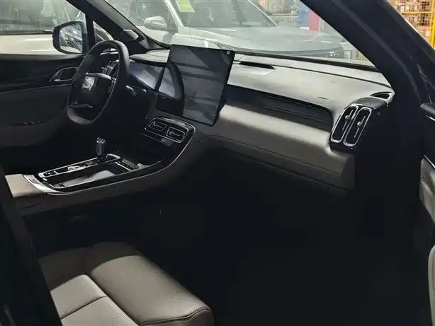 Geely Boyue L 2025 1.5TD DCT Shanhe