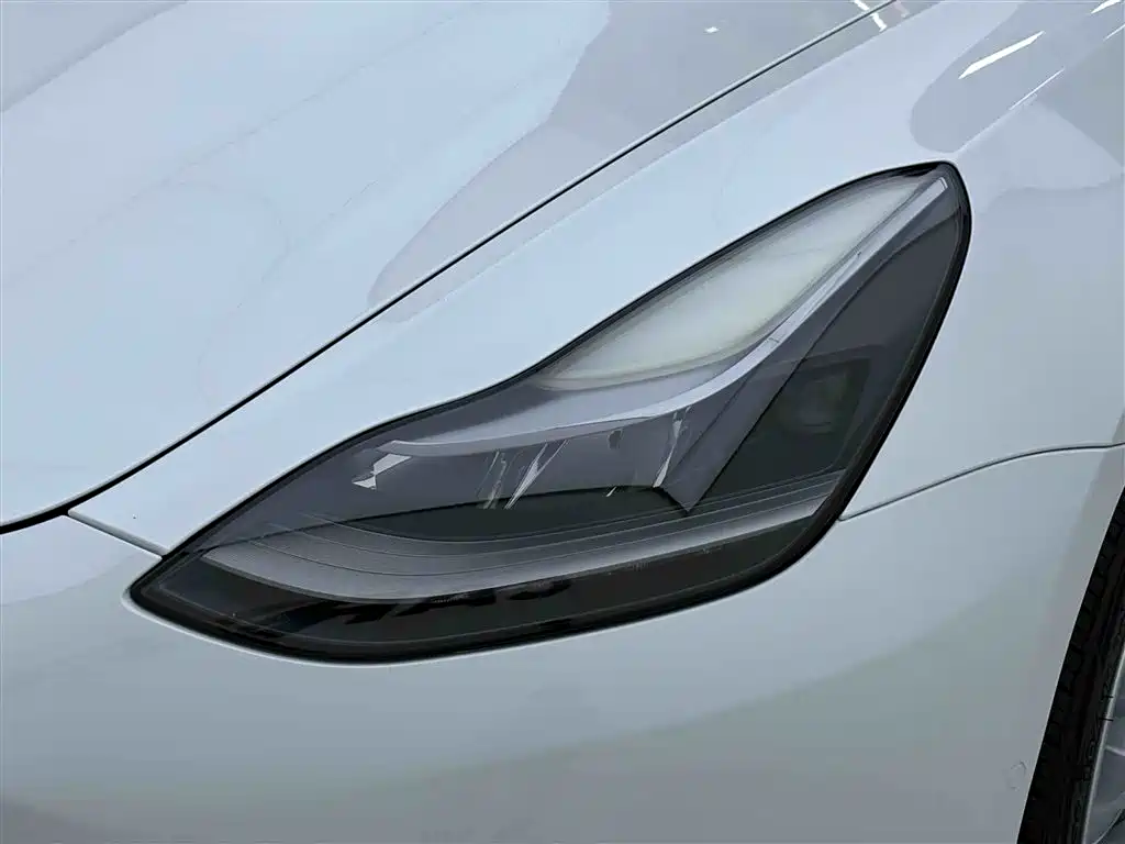 Model 3 2020 Long Range Rear-Wheel Drive