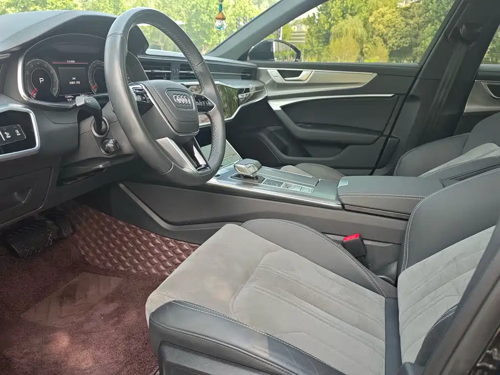 Audi A6L 2024 40 TFSI Luxury Dynamic Edition