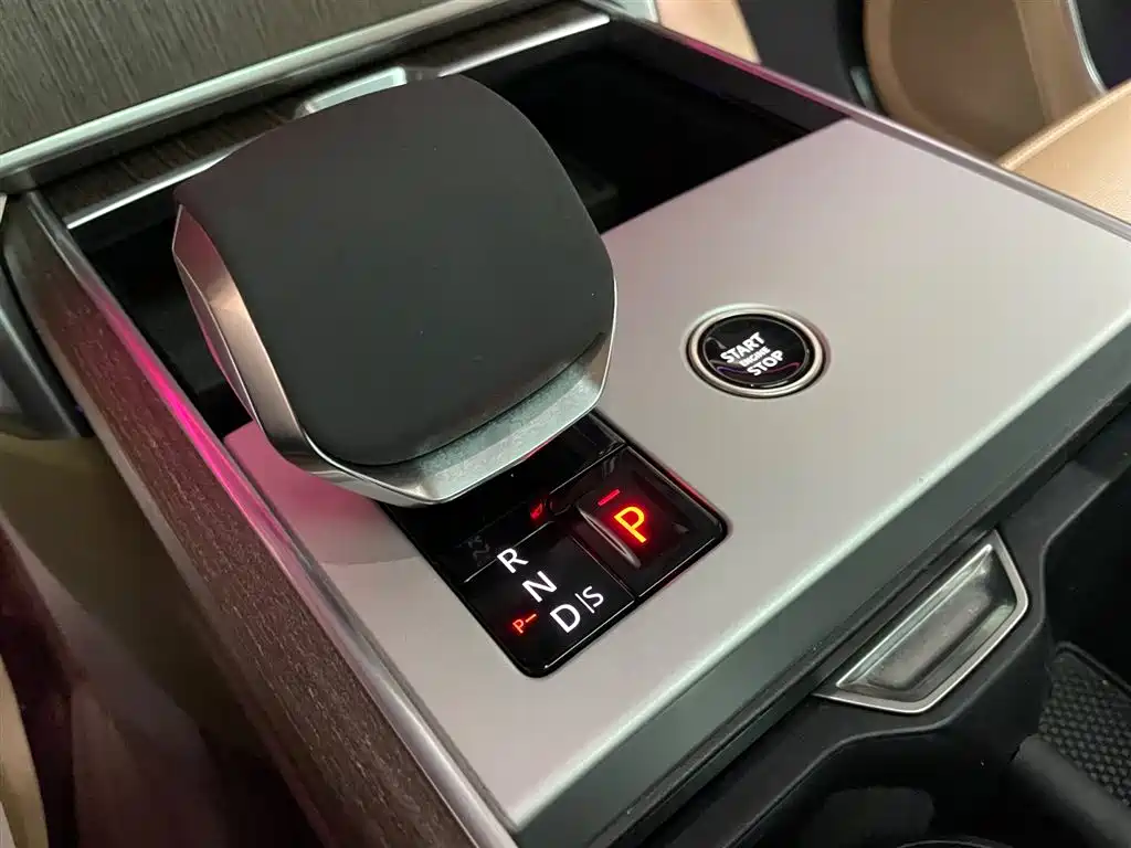 Range Rover 2024 3.0 L6 400PS Extended Edition Seven-Seater
