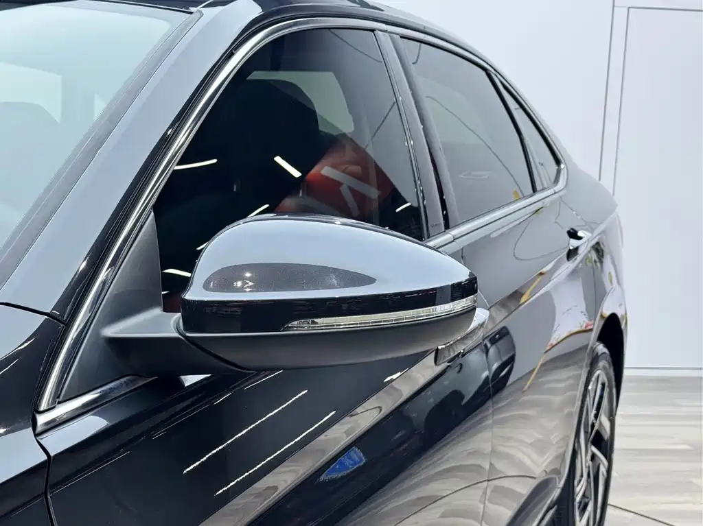 Volkswagen Sagitar 2023 300TSI DSG Beyond Edition