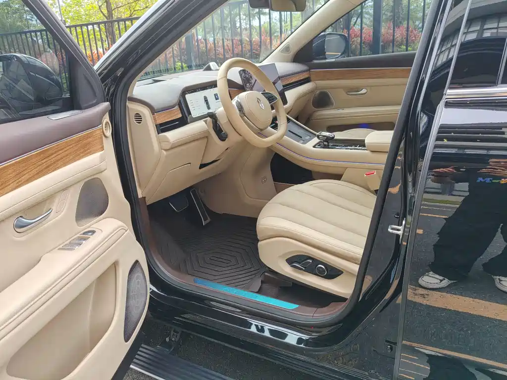 AITO M7 1.5T RWD Plus 5-Seater 2024