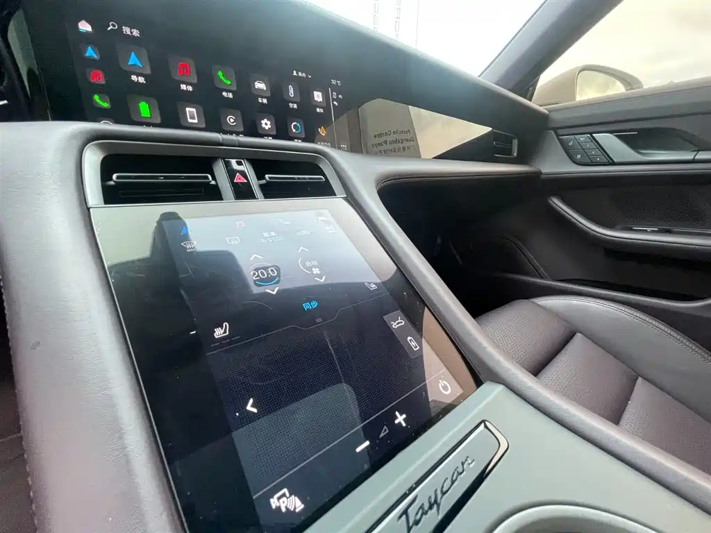 Porsche Taycan 2022