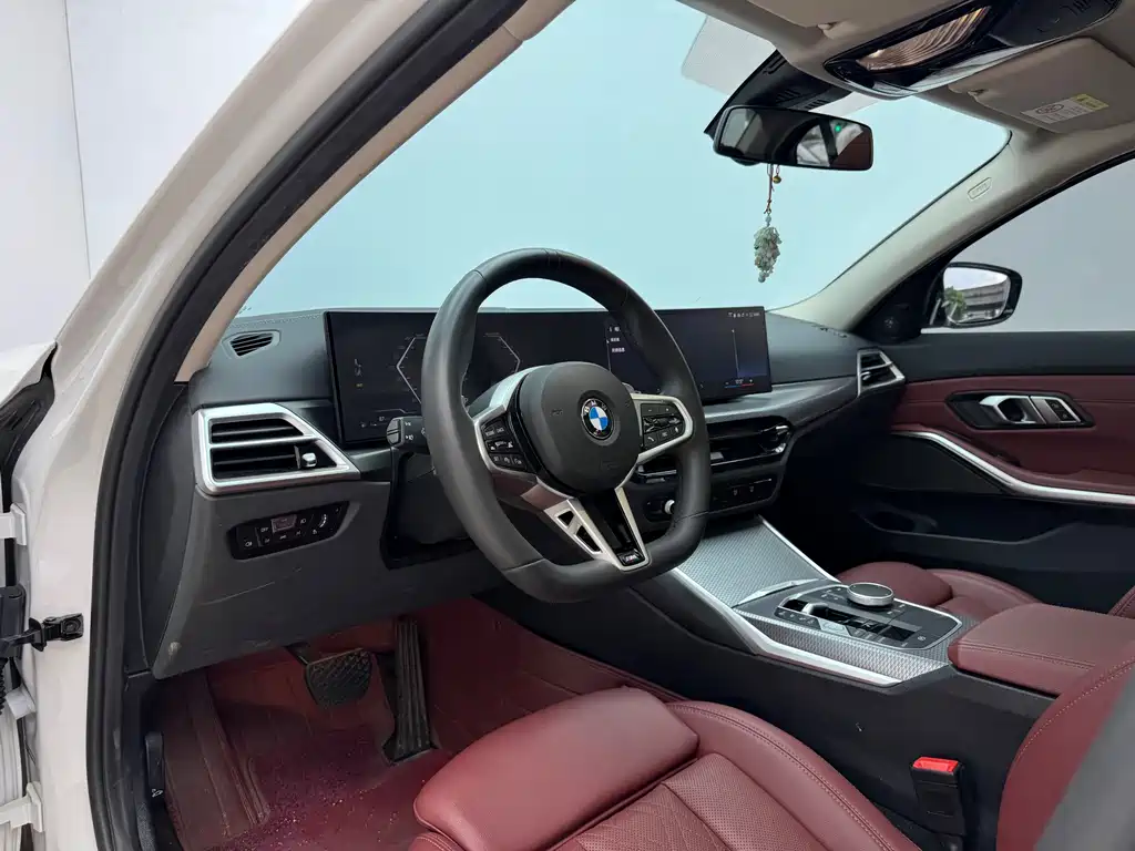 BMW 3 Series 2025 330Li M Sport Night Edition